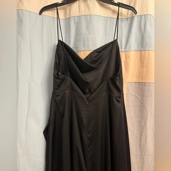 Fame and Partners Black Gown - Picture 7 of 9